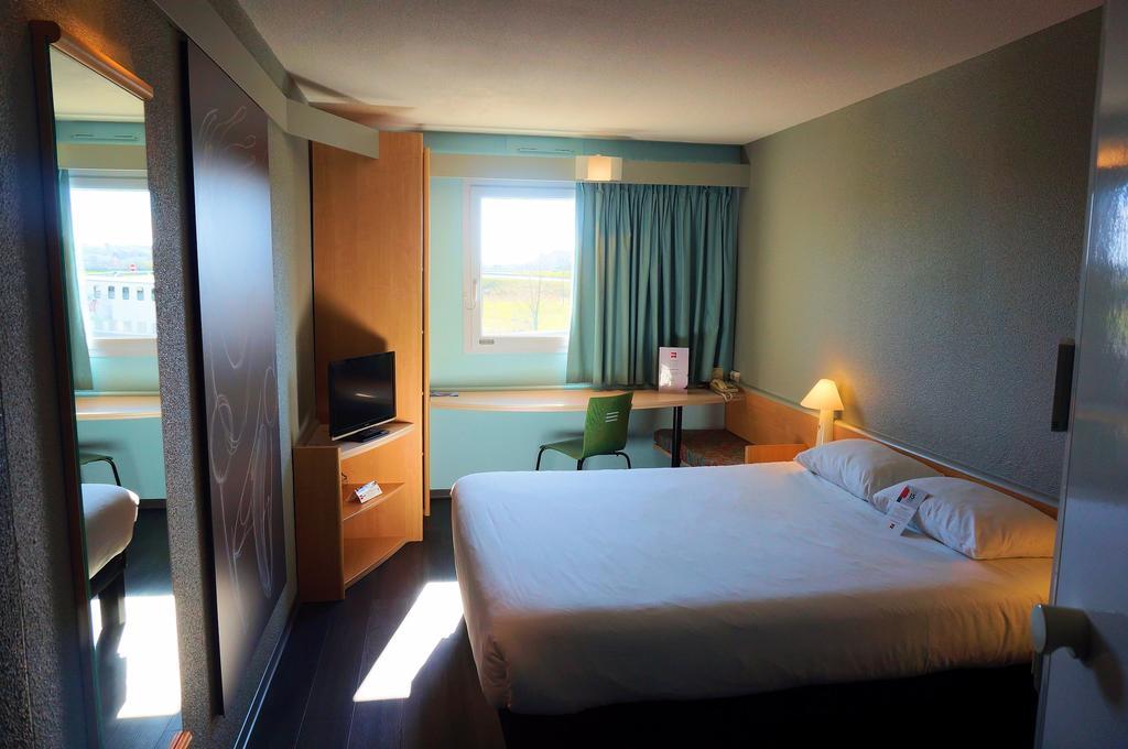 Ibis Auch Hotel ห้อง รูปภาพ