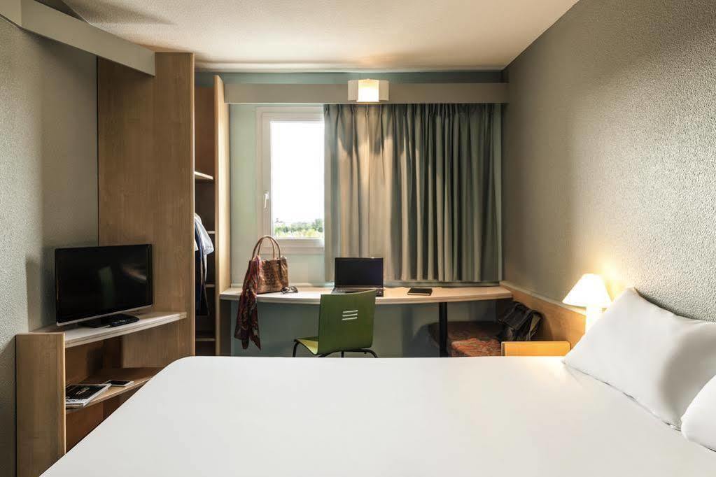 Ibis Auch Hotel ภายนอก รูปภาพ